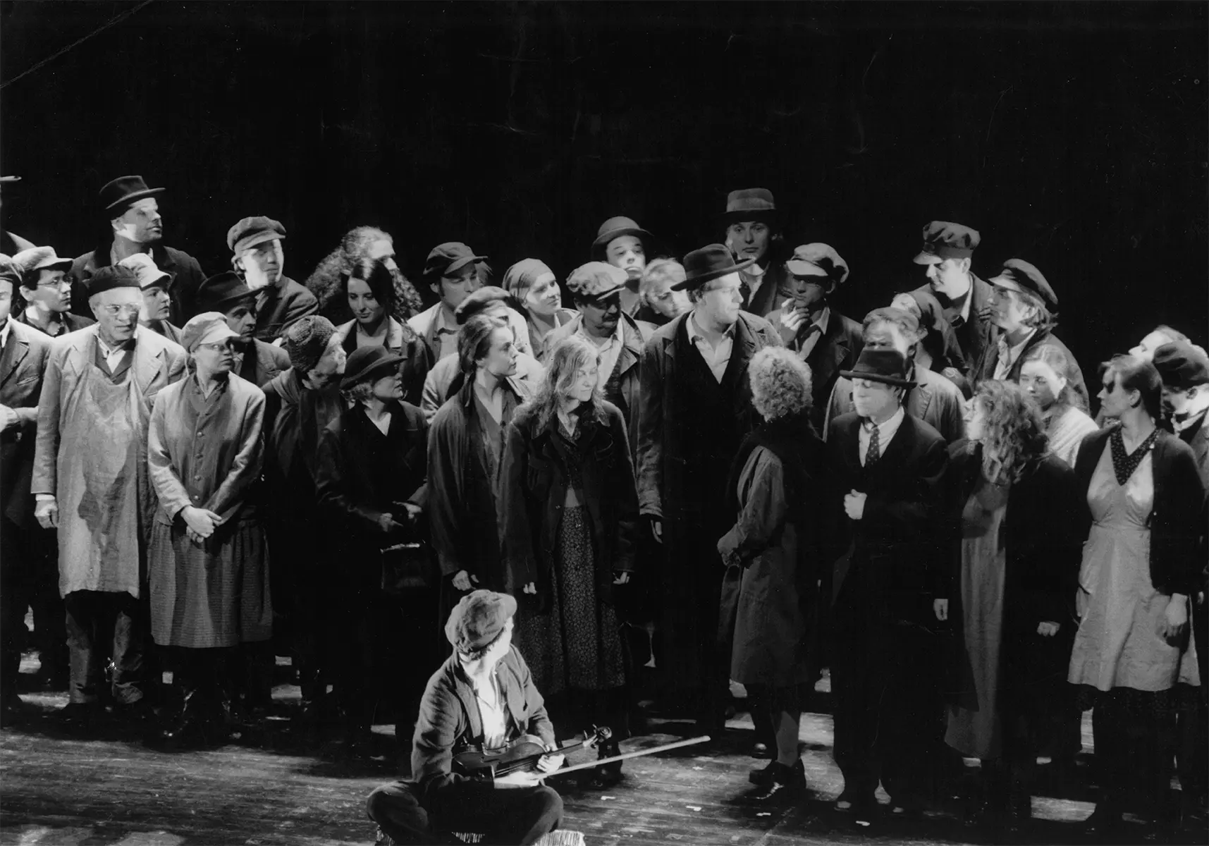 Als Sänger im Chor des Musicals Anatevka, in einer Inszenierung von Schauspielintendant Günter Krämer, ca. 1995. 