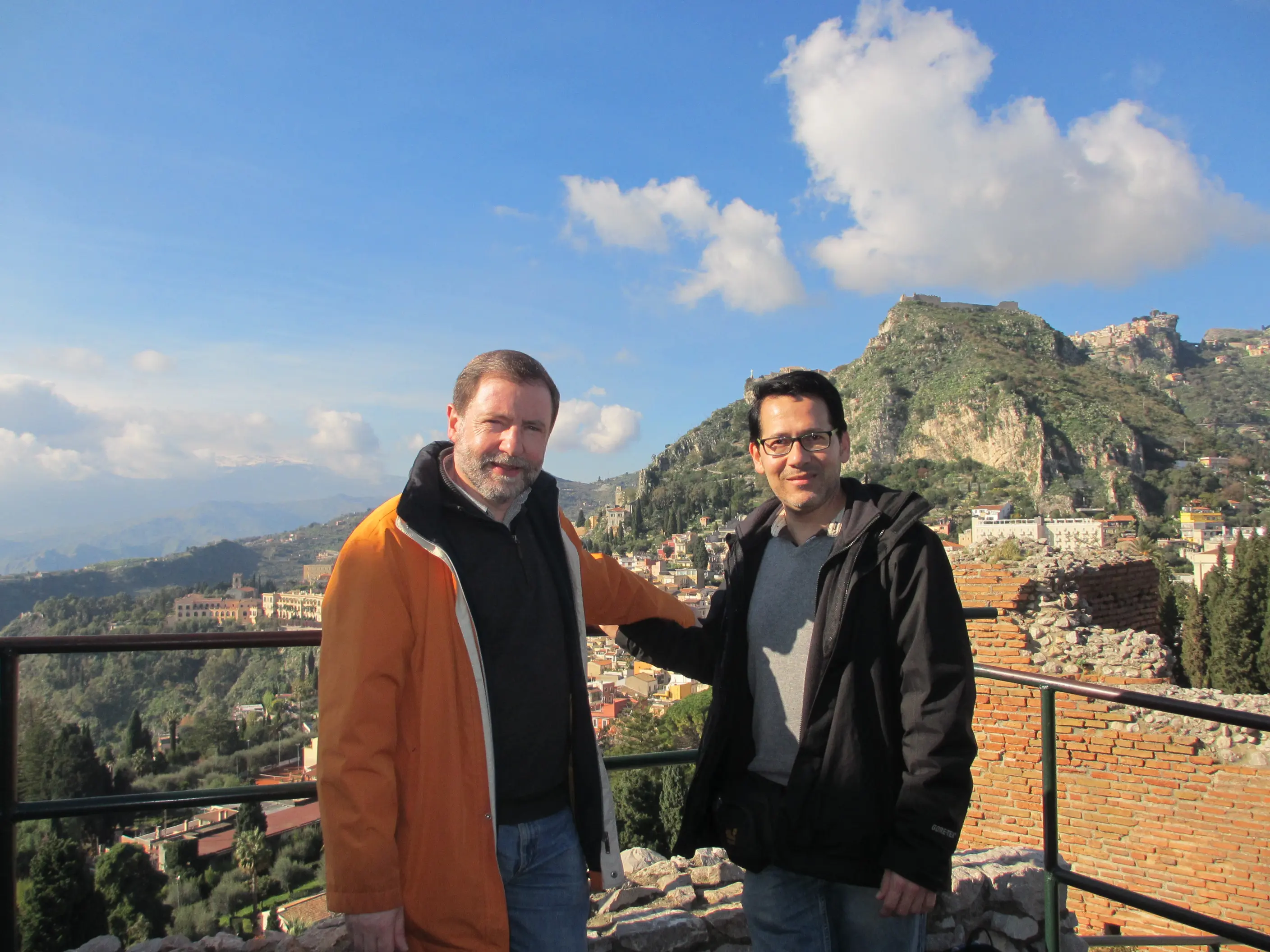 Gustavo Cabrera und Dr. Werner Jung, Stifter der nach Gustavo Cabrera benannten Stiftung, in Taormina auf Sizilien Jahreswende 2012/2013.