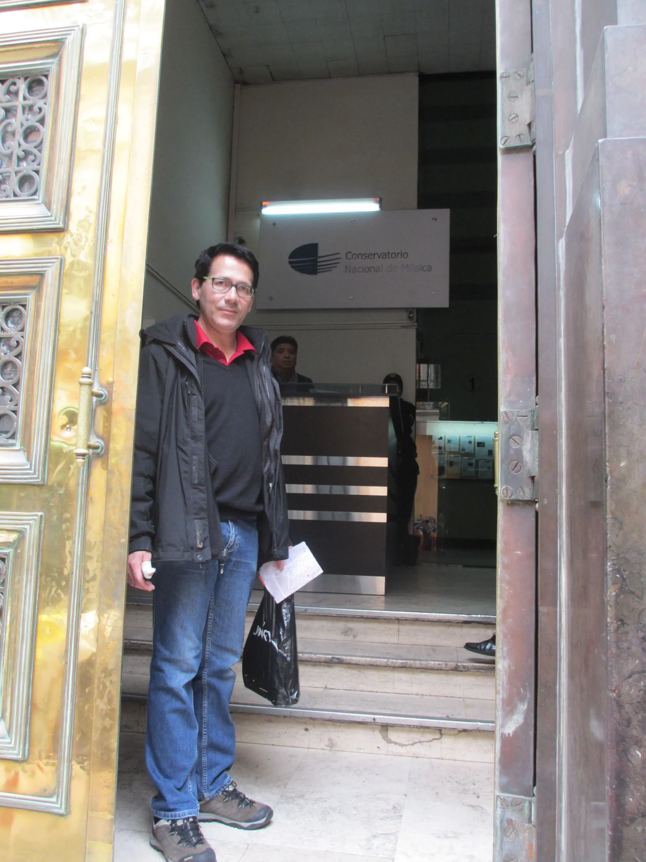Besuch der alten Wirkungsstätte im Sommer 2014. Eingang zum Conversatorio National de Música in Bogotá.